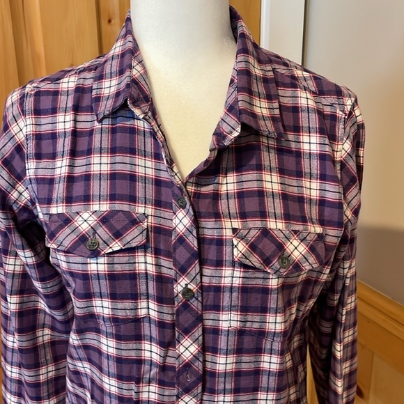 Eddie Bauer woman’s light flannel shirt. Medium - Picture 2 of 11